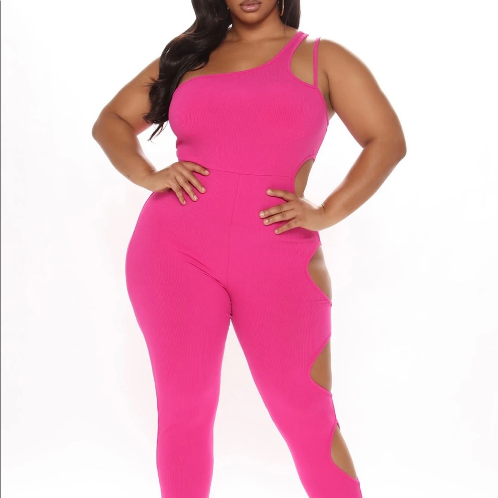 FashionNova Curve Keep me in the loop jumpsuit